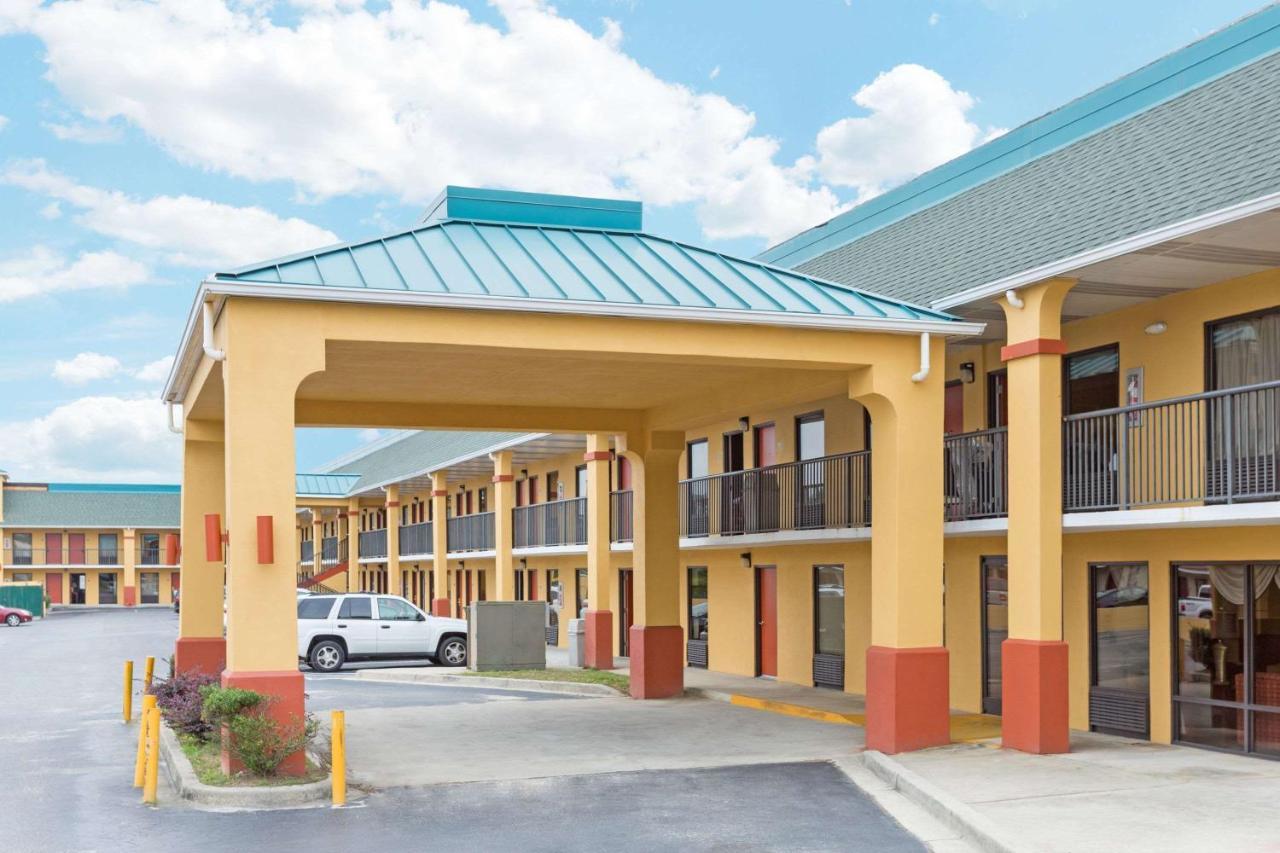 Hotel Super 8 By Wyndham Orangeburg Near I-26 Exterior foto